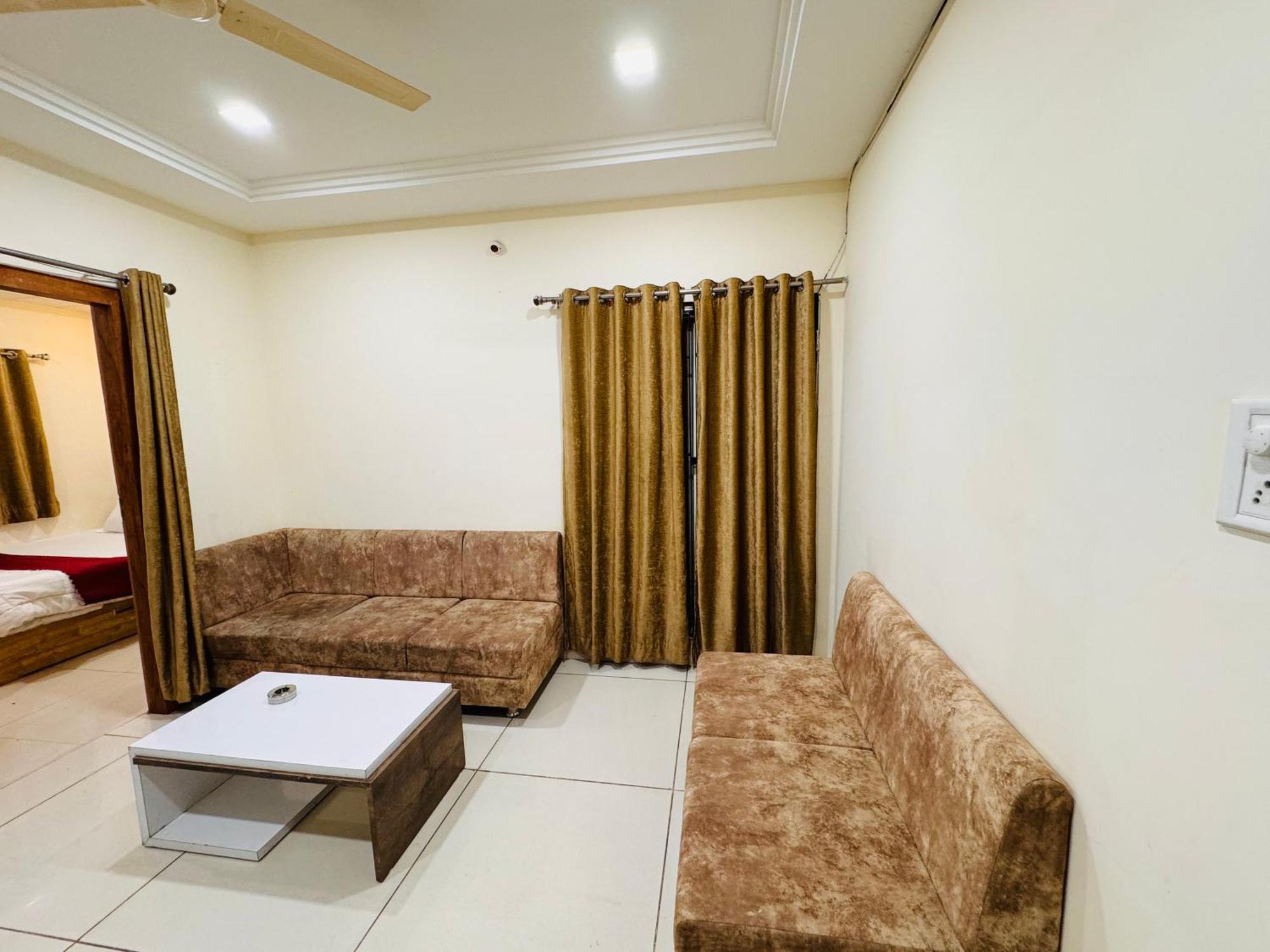 Home Escape 1Bhk Apartment Near Bombay Hospital Індаур Екстер'єр фото